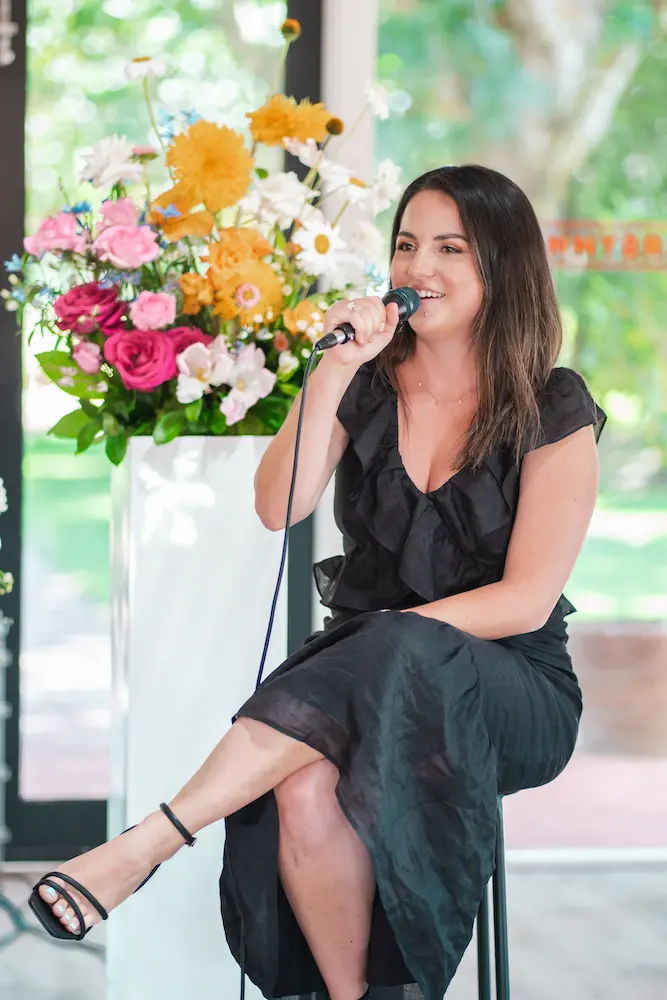 Artist profile image of Claudia