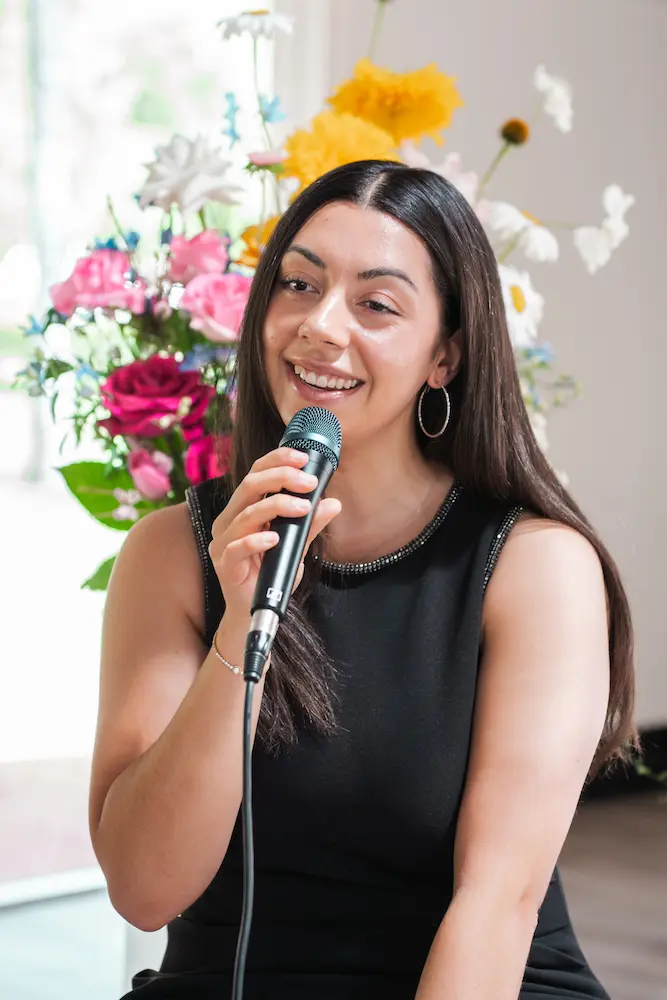 Artist profile image of Serena