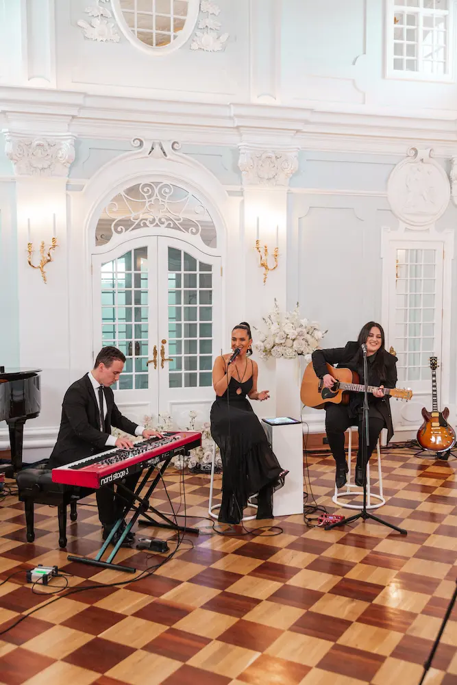 Artist profile image of Custom Trio