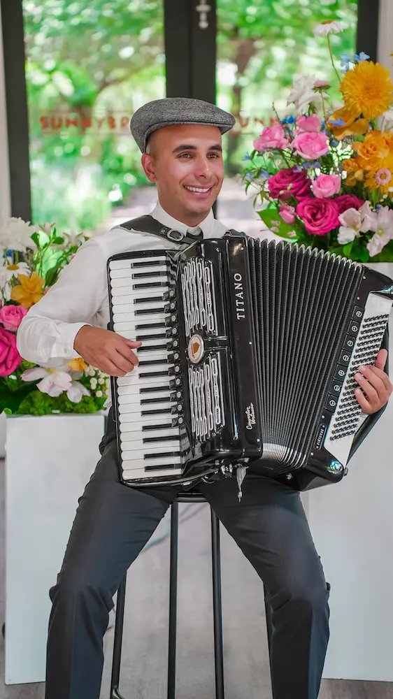 Artist profile image of Italian