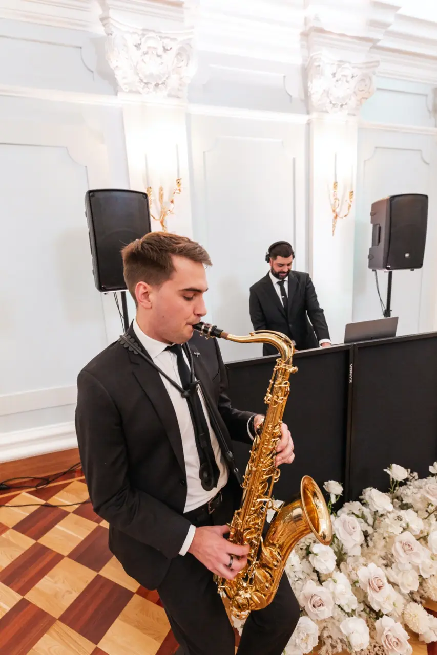 Clickable image to go to DJ page